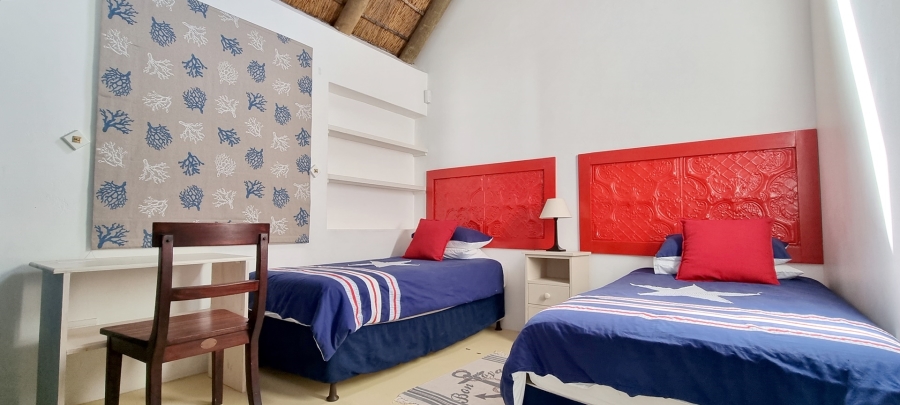 4 Bedroom Property for Sale in Struisbaai Western Cape